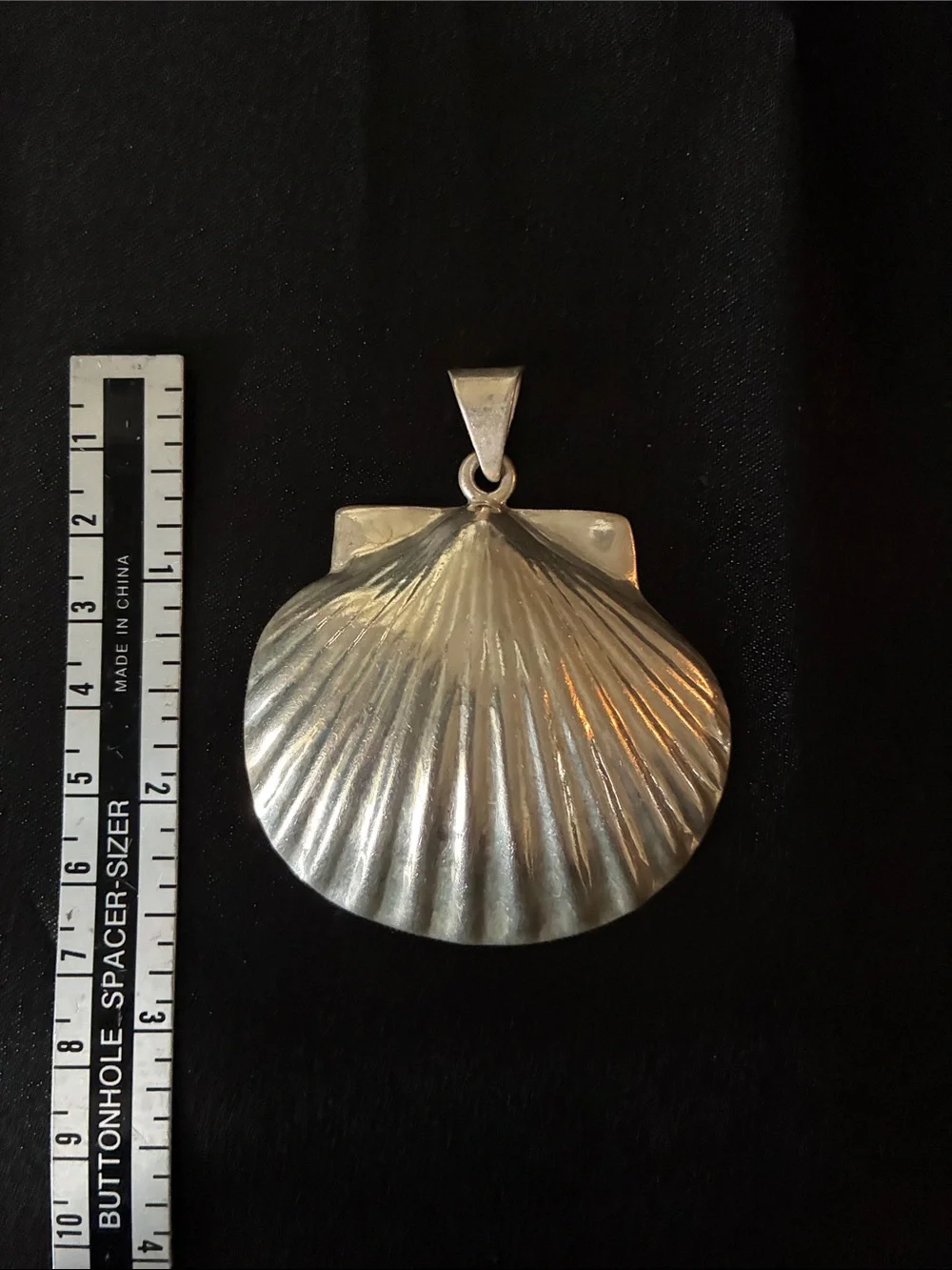 Sterling Silver Shell Pendant Necklace - Silver Scallop Design - Picture 2 of 2